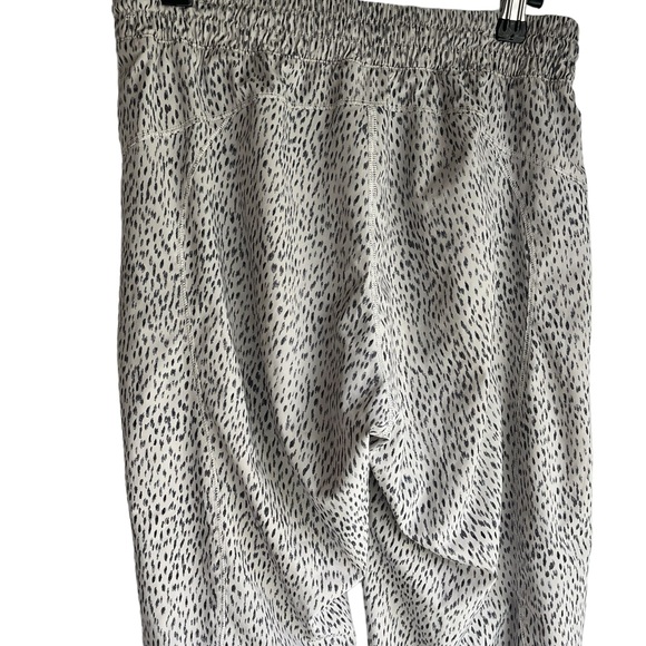 Lululemon Trainer Track pants casual Dottie Dash White & Black Womens Size 4 - Picture 5 of 8